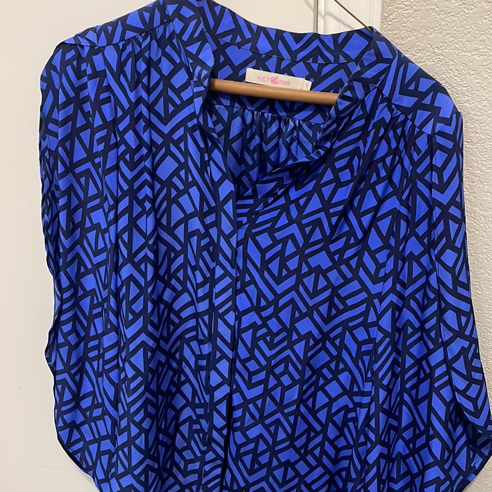 Blue Patterned Blouse - image 3